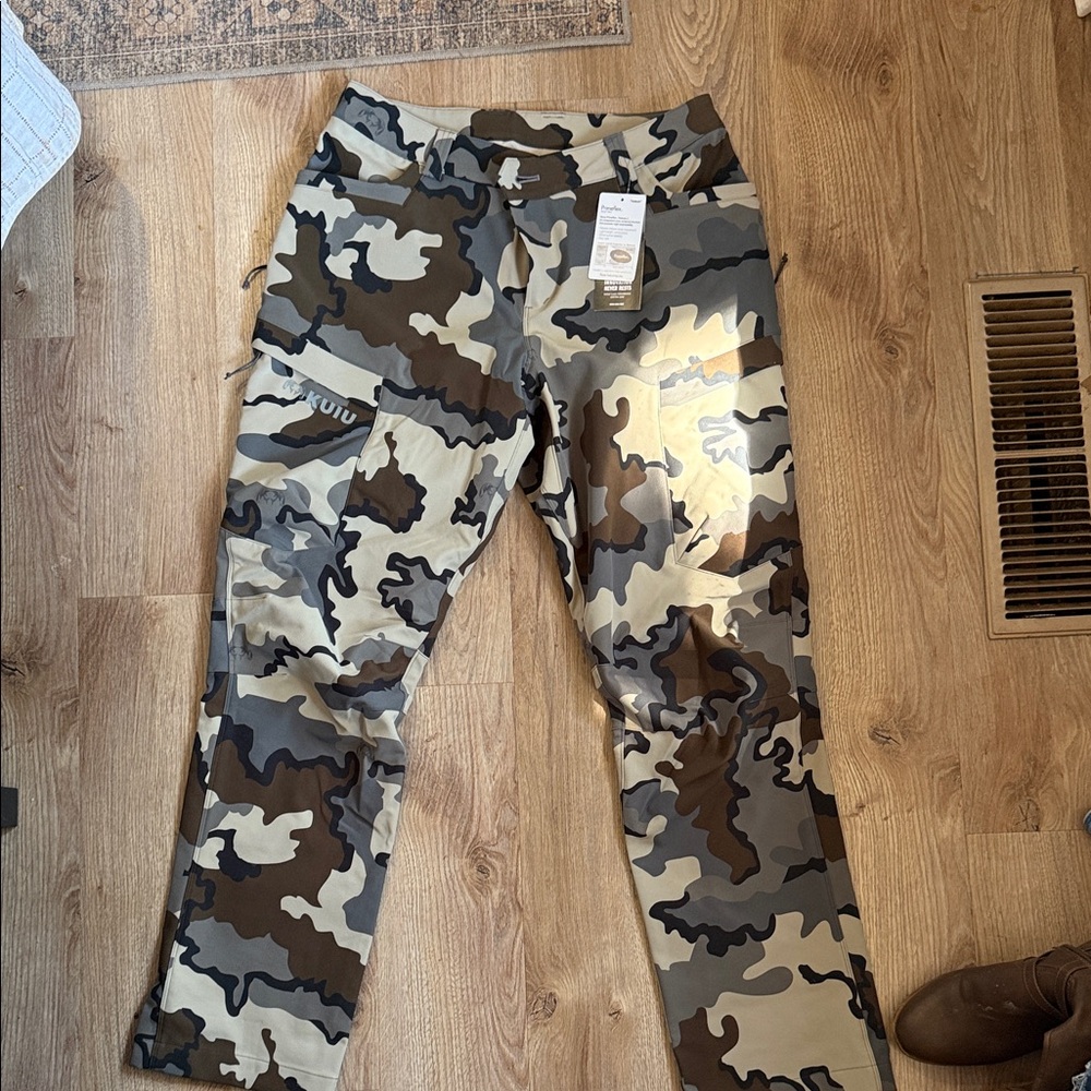 KUIU Multicolor Camouflage Pants